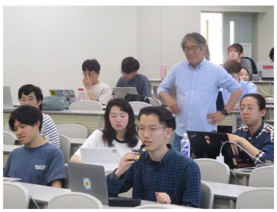 発言する学生