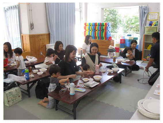持参したご飯でふりかけを試食