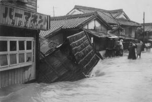 洪水1
