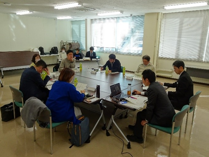 座談会の模様２
