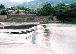 大石堰