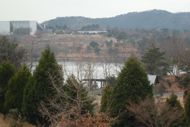 日指ダムと湖をとり囲む大分農業文化公園