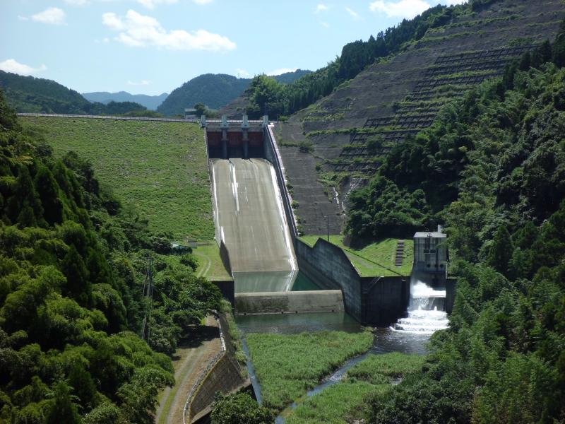 合所ダムの河川注水