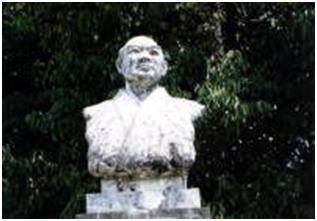 児玉久右衛門の銅像