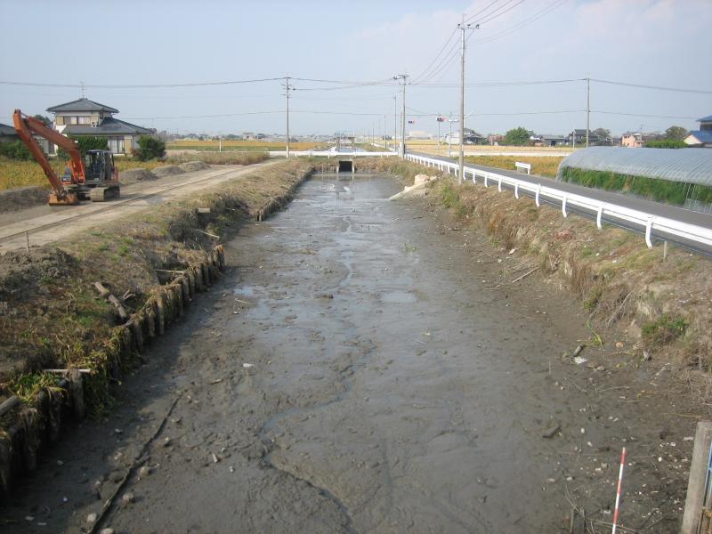 崩落土砂の堆積による貯留・排水機能の低下の写真