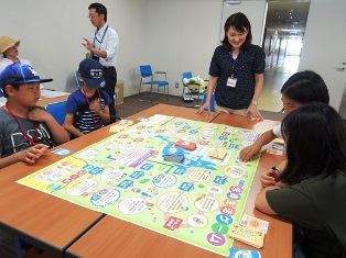 1  お金の使い方について考えてみよう！！～みんなですごろくゲーム～（九州財務局）