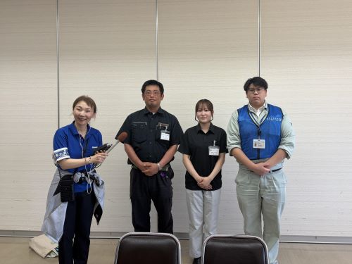 横手かまくらFMでのラジオ収録の様子