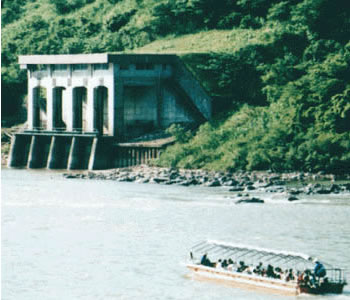 昭和43年に取水を開始した草薙頭首工