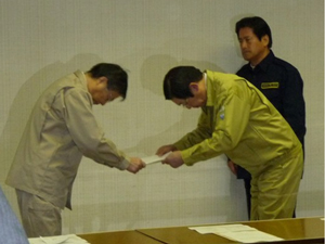 福島県知事から要請を受ける鹿野農林水産大臣