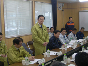 関係市町村からの要望に対して回答する鹿野農林水産大臣