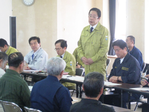 相馬市長及び漁協関係者と意見交換を行う鹿野農林水産大臣