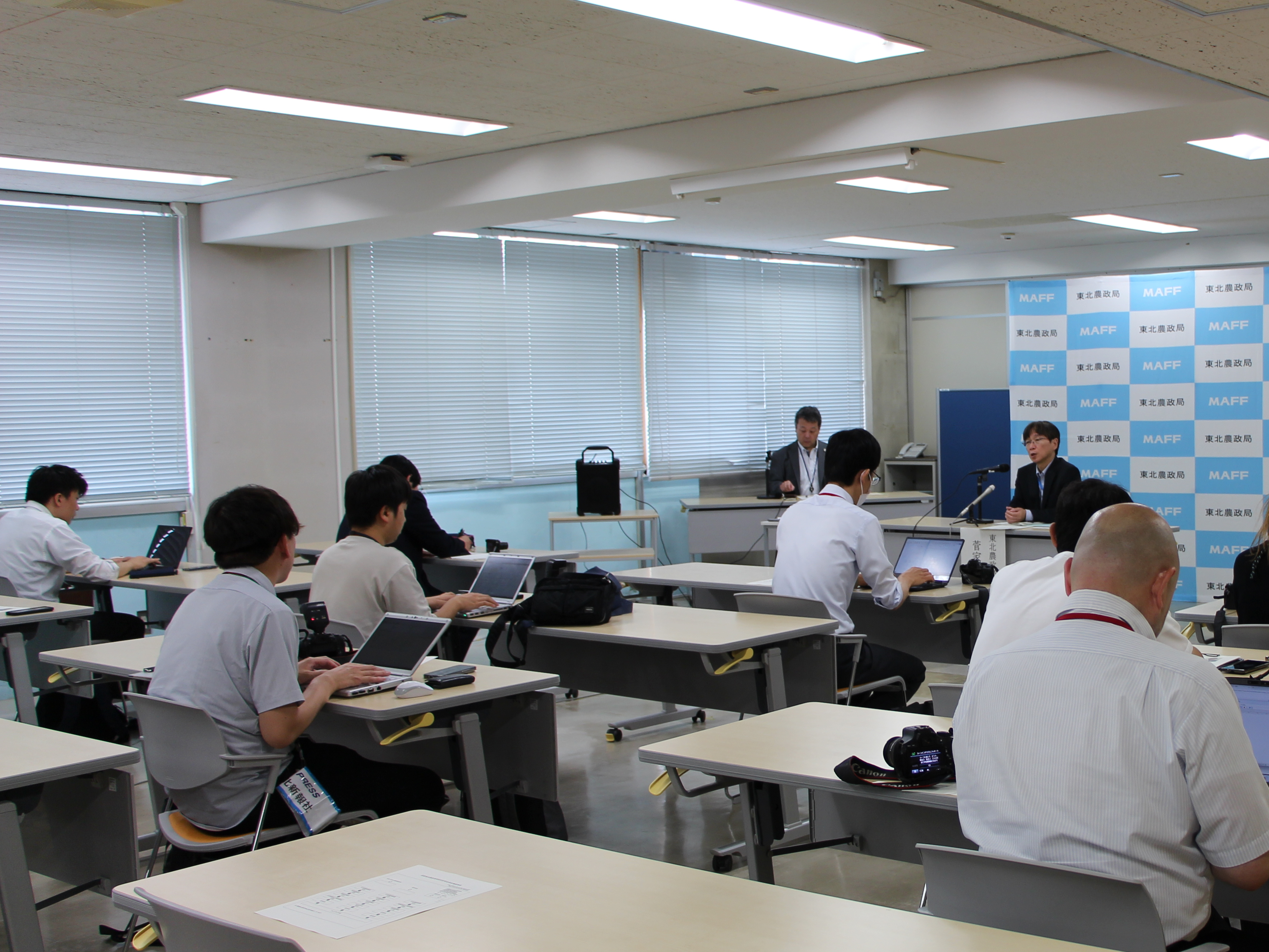 就任記者会見会場の様子