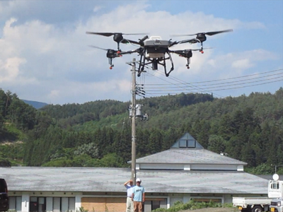 ドローンのデモンストレーション飛行