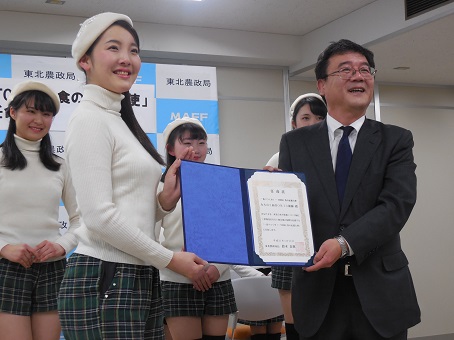 NODOCAさんに任命状を授与