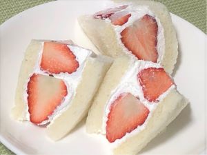 いちごサンド