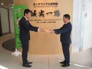 局長賞の伝達の画像