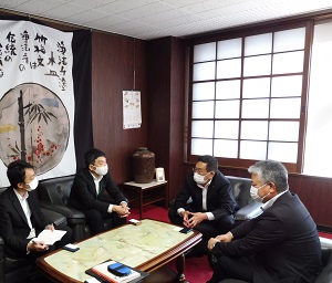 説明知る二戸市長