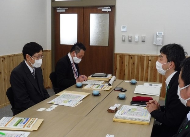 内記町長と山口地方参事官