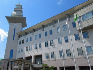 地域一帯を一望できる展望台付の金ケ崎町役場