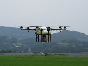 ドローン防除の様子