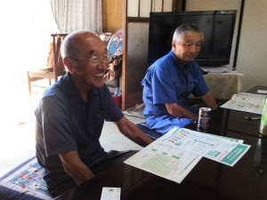 （農）一方井地区営農組合　 組合長　三浦　武志氏（手前） 副組合長　立花　久良氏（奥）