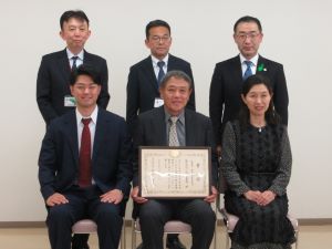 株式会社一関山本農場の皆さん（前列）
