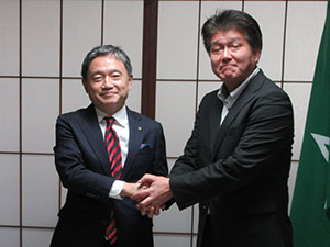 内舘市長と 中邨地方参事官
