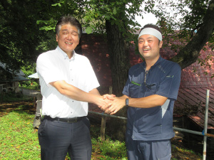 小井田代表と中邨地方参事官