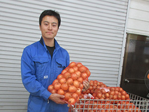 代表の上山友裕さん