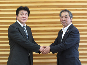 神田町長と中邨地方参事官