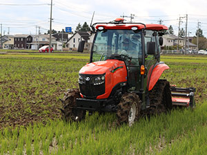 秋耕が行われるほ場