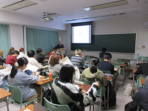 講義の様子(23日)