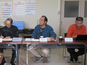 星の広場の高橋進事務局次長と構成員の皆さん