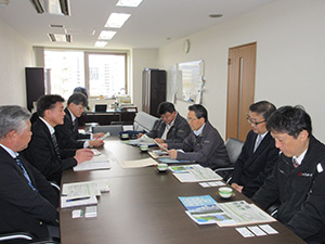 米粉利用拡大に向けた意見交換の様子