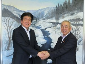 髙橋町長と中邨地方参事官