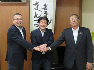 後藤経営管理委員会会長、中邨地方参事官、桑島経営管理委員会副会長