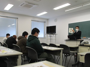 講義をする宮城県拠点職員