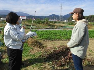 佐藤代表と意見交換の様子