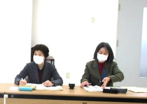 意見を述べる女性役員の皆様