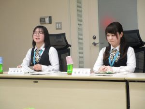 意見を述べるJA職員