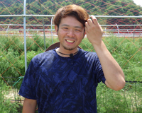 NO.19_2208_アスパラガス栽培と子育てを両立イクメンファーマーの中村 大樹さん (戸沢村)