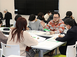 ２年生グループ討論の様子（その2）