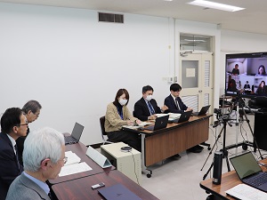 佐々木地方参事官と「あぐっと」 メンバーとの意見交換（１）