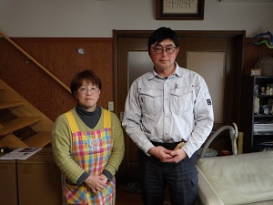 有機米の佐藤農場 佐藤一交氏（右）、晴子氏（左）