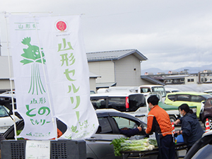 ドライブスルー即売会の様子1