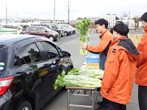 ドライブスルー即売会の様子 （その2）