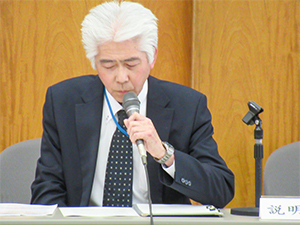 説明する松原参事官