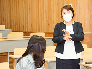 意見交換を総評する 北林教授