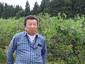 鈴木農園代表  鈴木繁治氏