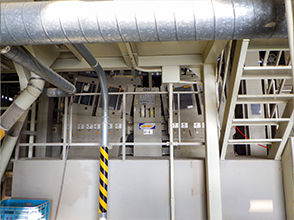 <2号CE内の様子②> 揺動選別機